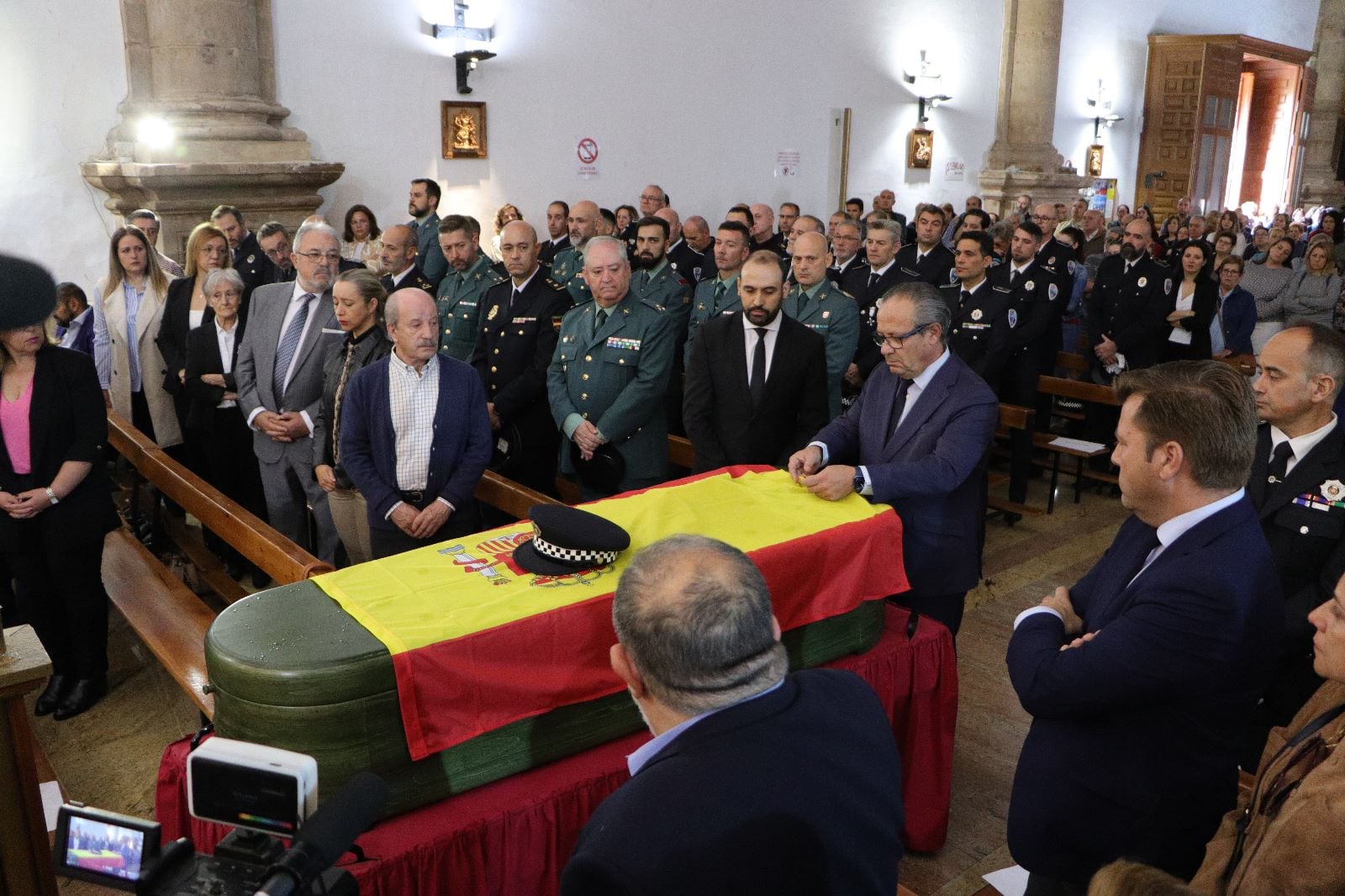 Funeral de Alejandro Congosto e imposición de la Medalla al Mérito Policial