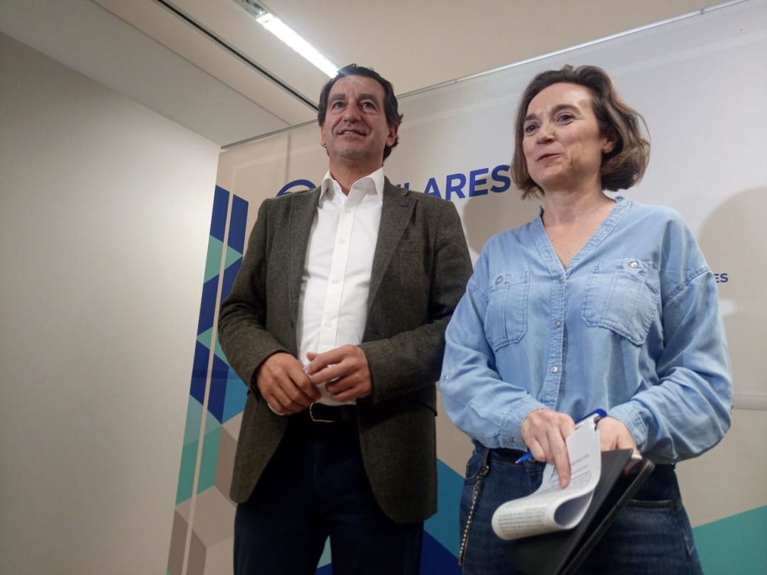 Líder del PP balear, Biel Company, y la vicesecretaria general de política social del PP nacional, Cuca Gamarra.