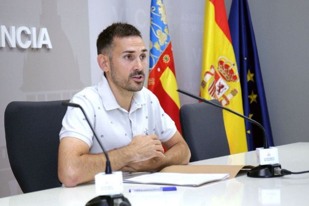 El Vicealcalde de València en una comparecencia reciente en la sala de prensa del Ajuntament de València