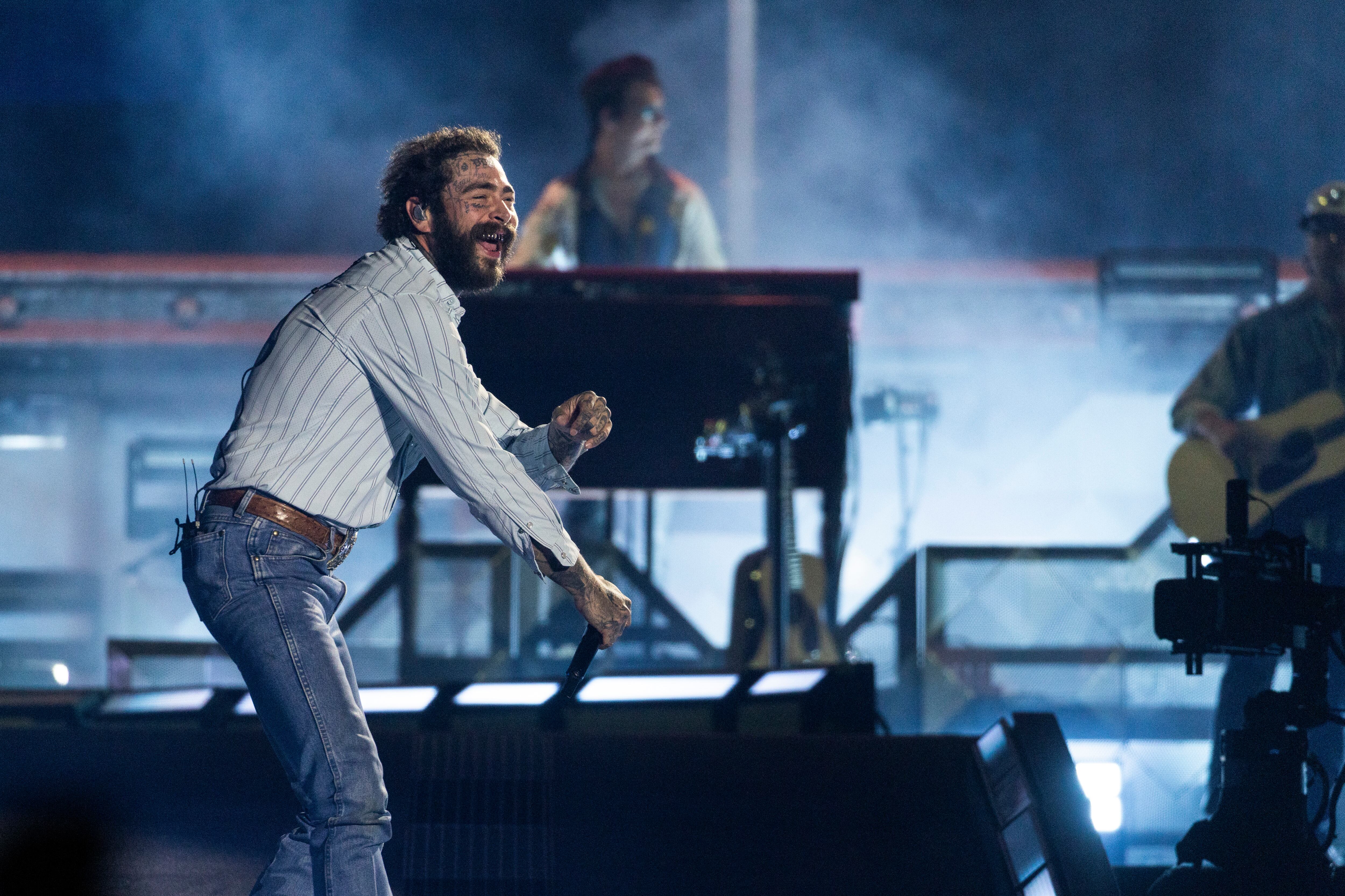 El cantante se ha mostrado muy cercano con el público durante su show en Barcelona