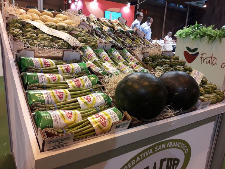 Expositor de espárragos de Granada en la feria Fruit Attraction de Madrid