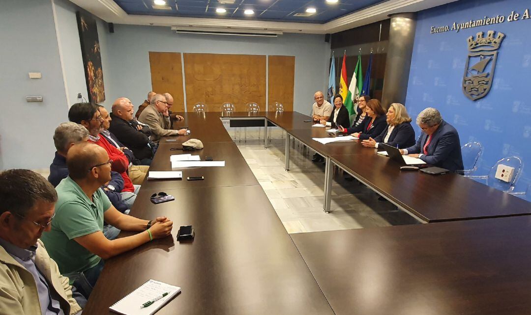 La Consejera de agricultura de la Junta de Andalucía, Carmen Crespo, se reúne con los agricultores de la costa granadina