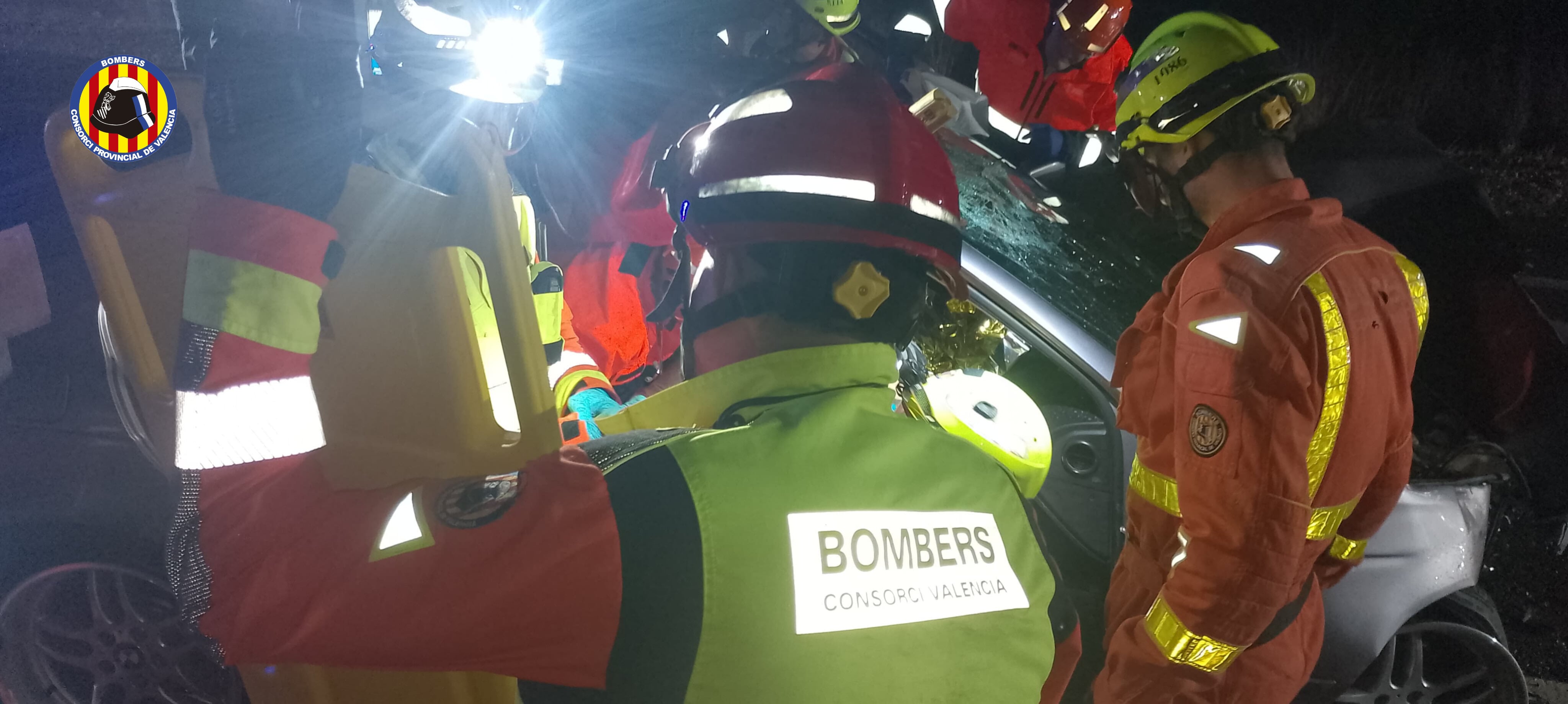 Accidente de tráfico en Estubeny. Fuente: Bombers València