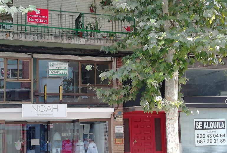 Viviendas y locales en venta y alquiler en una céntrica vía de Puertollano