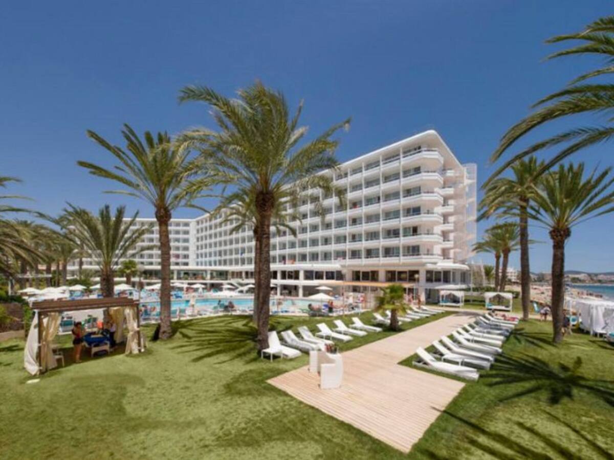 Gordillo: "Algunos hoteles podrían abrir ya a mitad de junio para el turismo nacional"