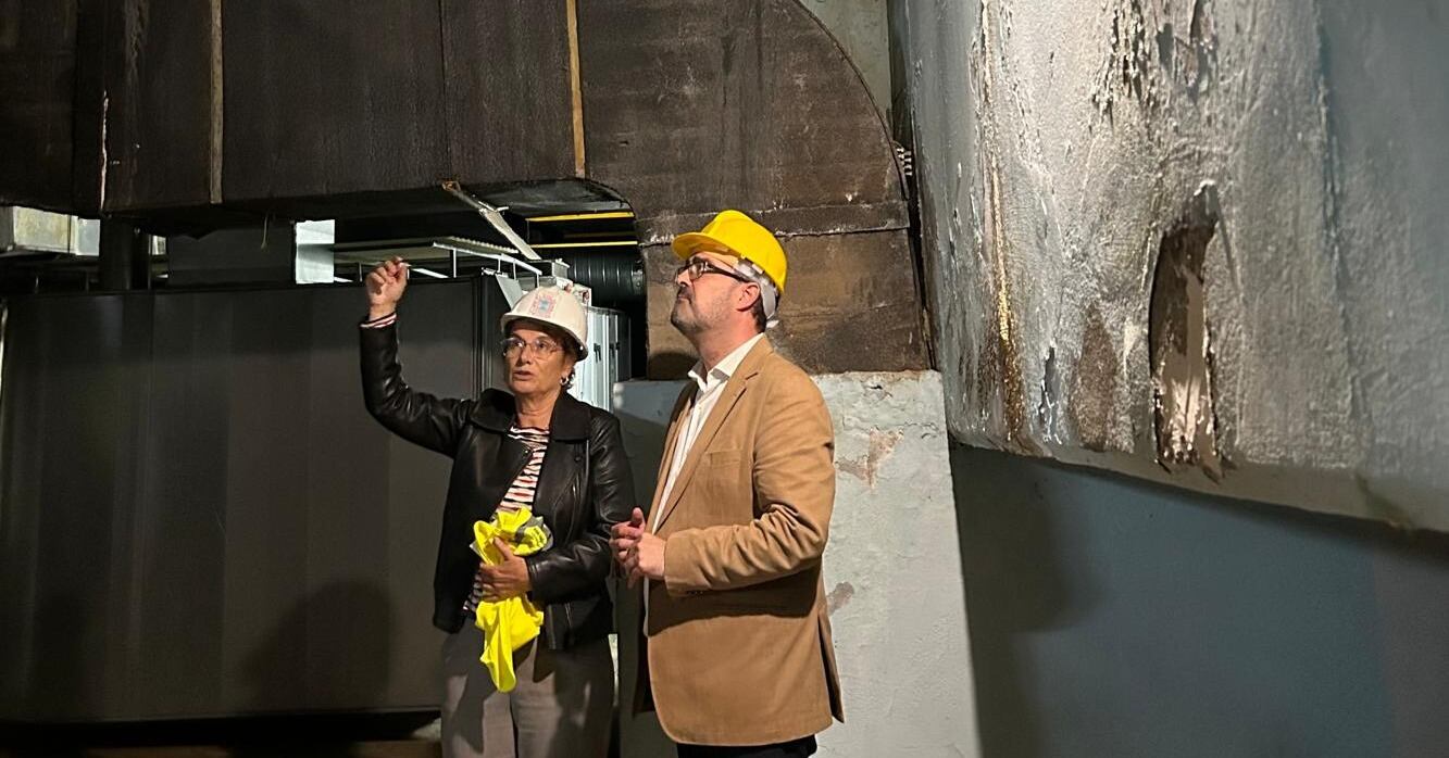 El alcalde de Ponferrada, Marco Morala visita las instalaciones de las piscinas climatizadas