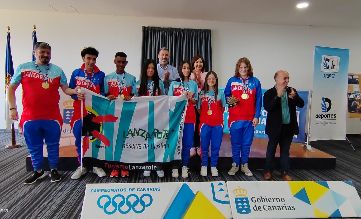 Jugadores y técnico del equipo de Ajedrez de Lanzarote.