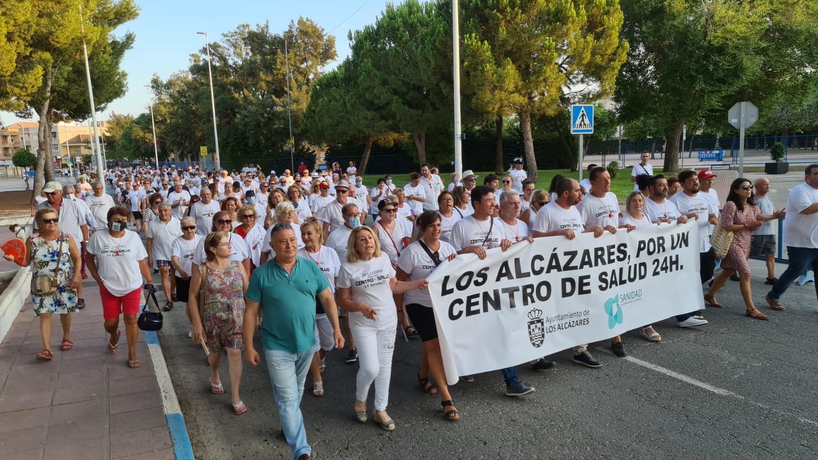 Manifestación vecinos de Los Alcázares por un Centro de Salud las 24 horas