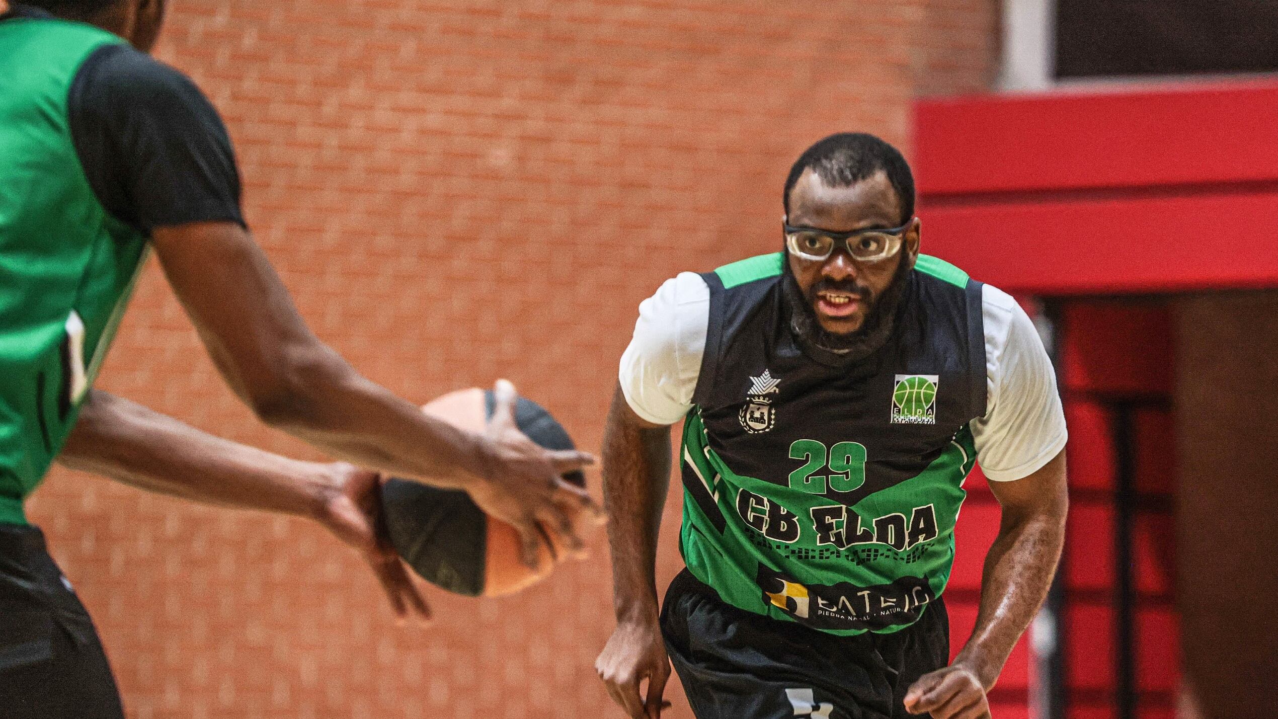 El C. B. Elda - Bateig Piedra Natural tiene que remontar en Alboraya