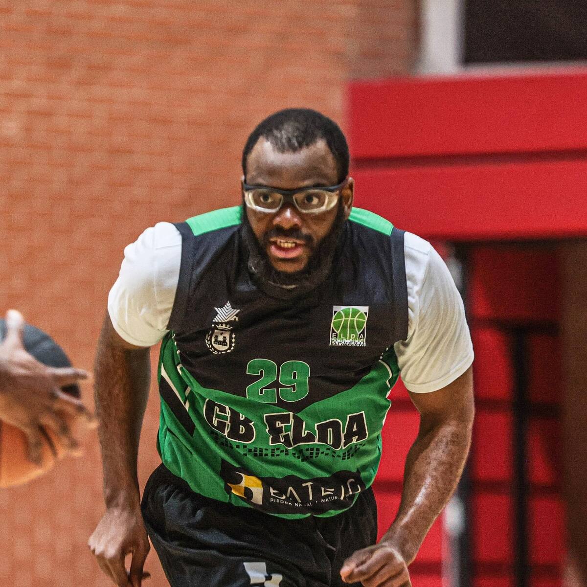 El C. B. Elda - Bateig Piedra Natural pierde ante el Nou Básquet Alboraya y se complica la permanencia (62-90)