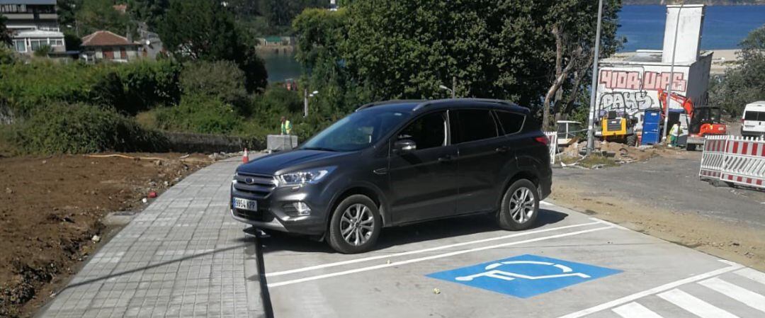 Plazas de aparcamiento en el Materno de A Coruña.