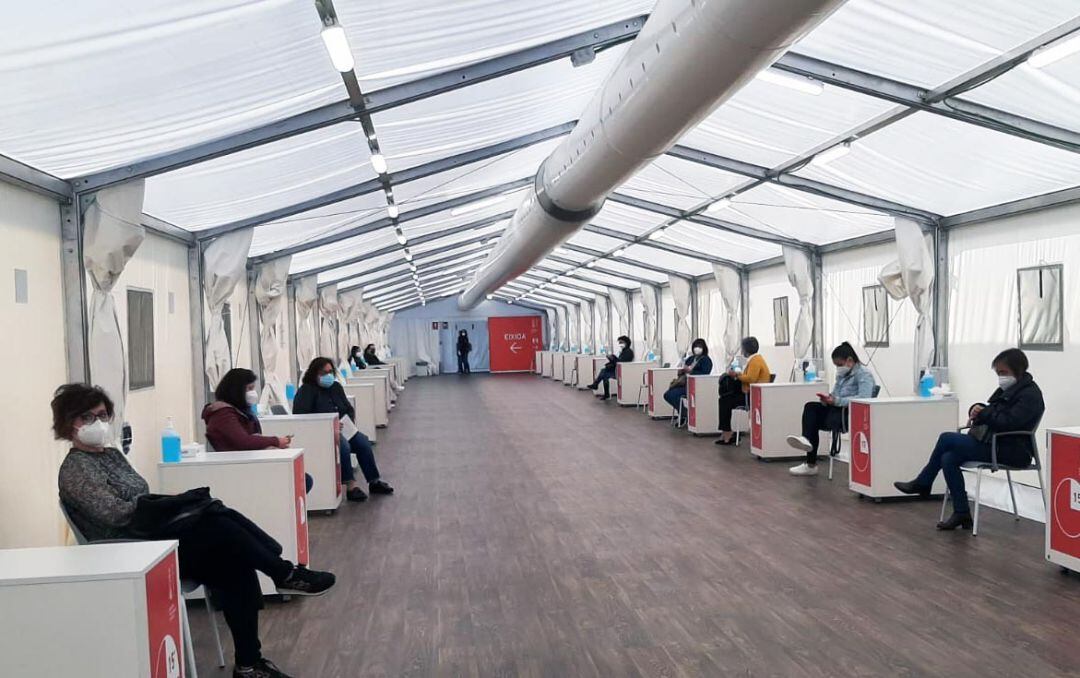 Vacunación en Hospital de campaña