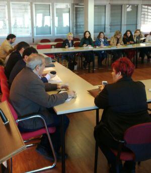 Reuni&oacute;n entre Comisiones Obreras, UGT y miembros de la patronal de la limpieza.