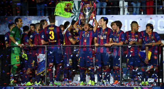 Los jugadores del Barcelona celebran la Champions ganada en Berlín.