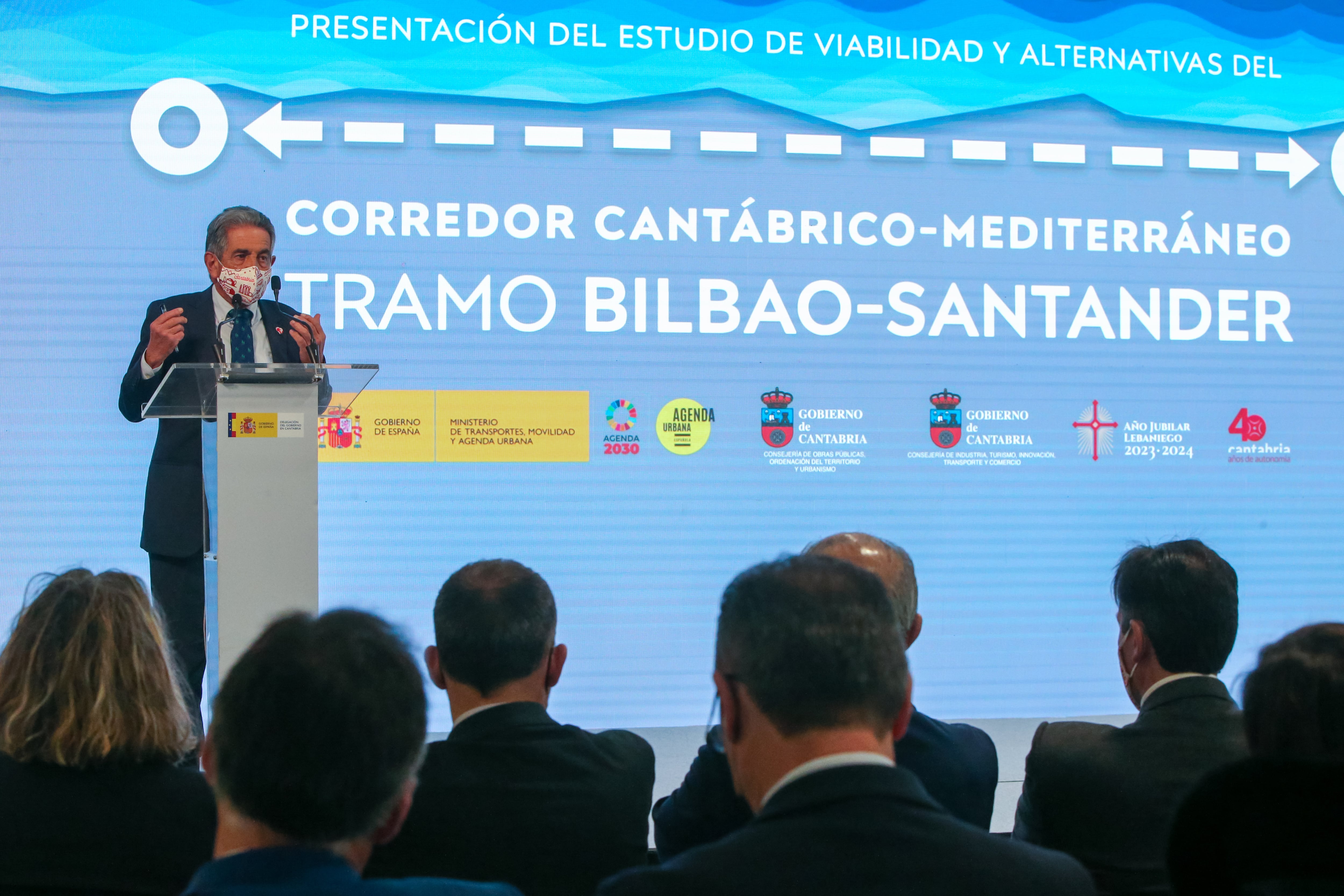 12:00 horas. Estación Marítima, Santander
El presidente de Cantabria, Miguel Ángel Revilla, y la ministra de Transportes, Movilidad y Agenda Urbana, Raquel Sánchez, presentan el estudio de viabilidad y alternativas del corredor Cantábrico Mediterráneo, tramo Bilbao-Santander. Estarán presentes el vicepresidente y consejero de Universidades, Igualdad, Cultura y Deporte, Pablo Zuloaga, y el resto de consejeros. 
Las intervenciones podrán seguirse en streaming a través de las redes sociales Facebook y Twitter del Gobierno de Cantabria y, además, habrá cobertura de nota, foto, sonido y vídeo.
31 MAR 22