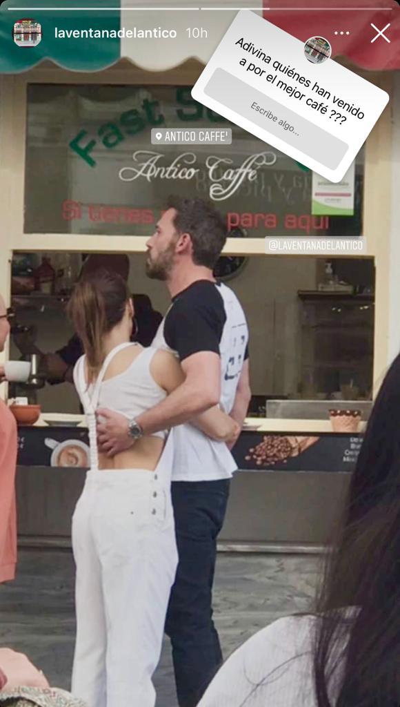 La pareja de actores Jennifer López y Ben Affleck pasean por el casco histórico de Las Palmas de Gran Canaria