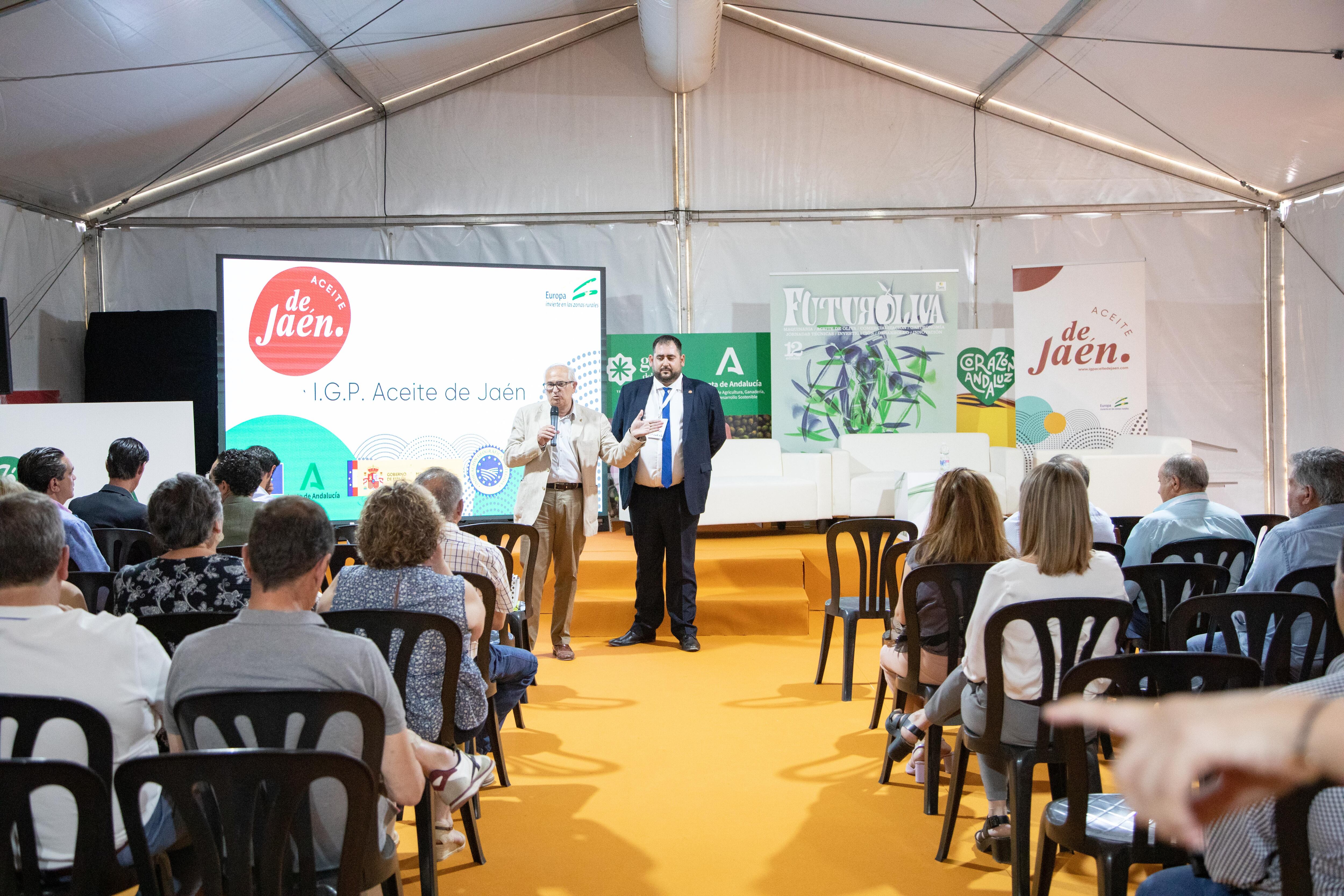 La IGP Aceite de Jaén ha desarrollado una jornada durante la Feria del Olivar de Baeza Futuroliva 2022