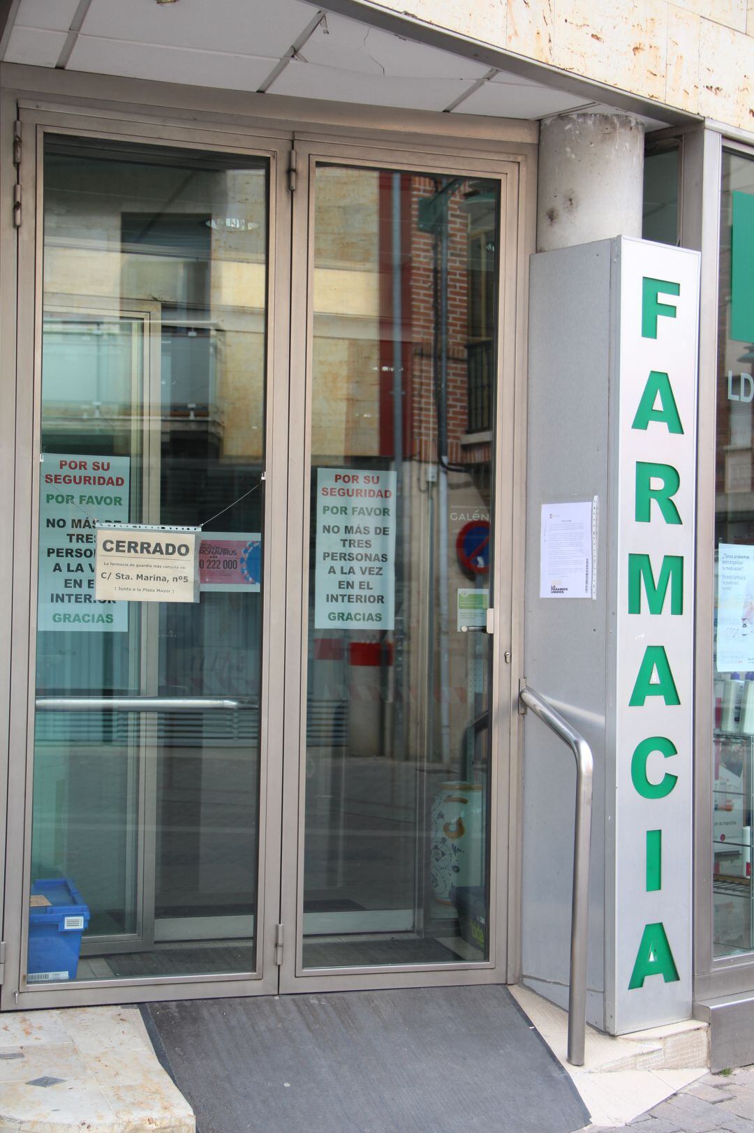 Una farmacia de Cuéllar pide que no haya más de tres personas en el interior