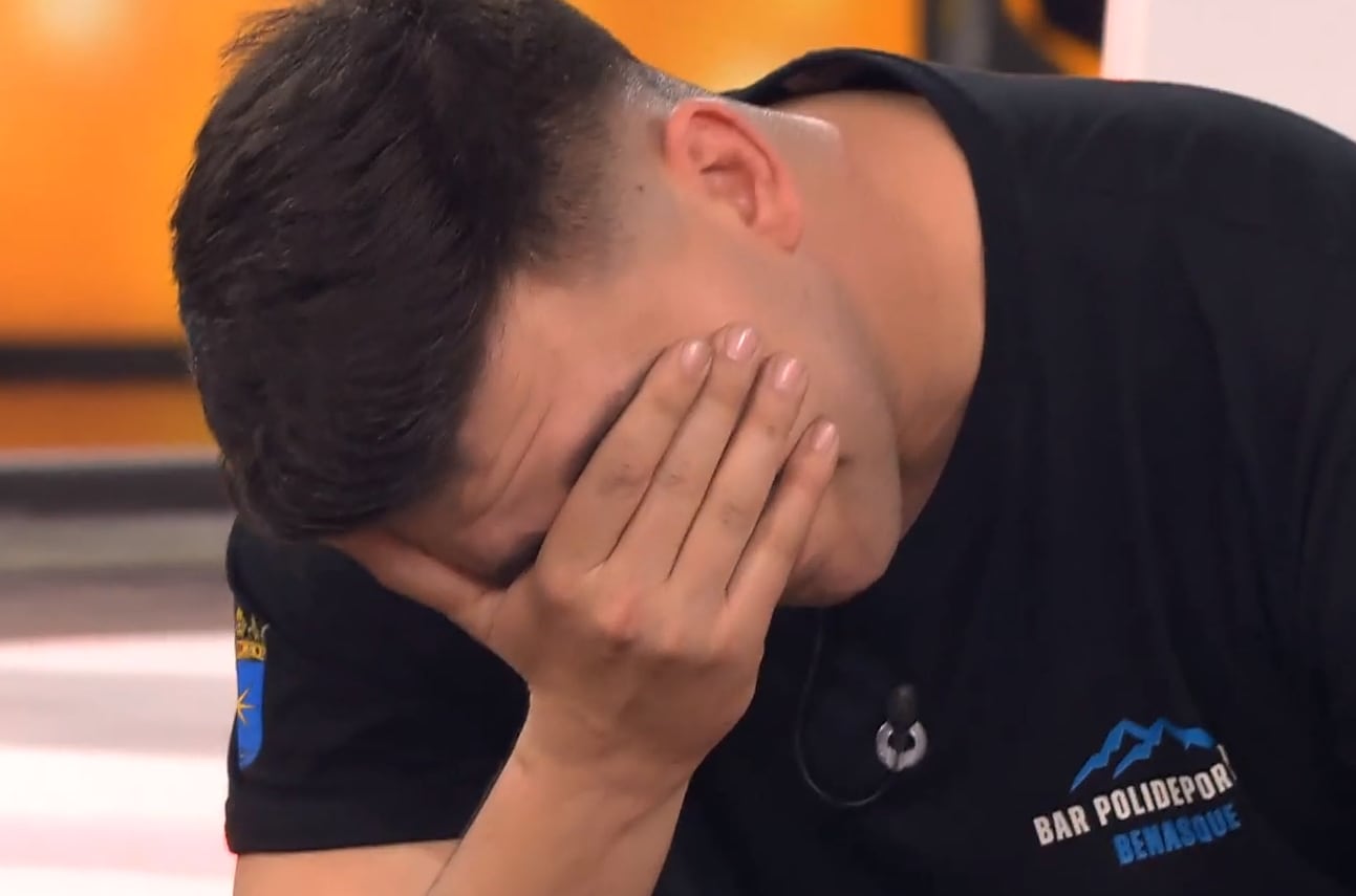 Javier no puede evitar emocionarse tras la mala suerte en la recta final del programa.