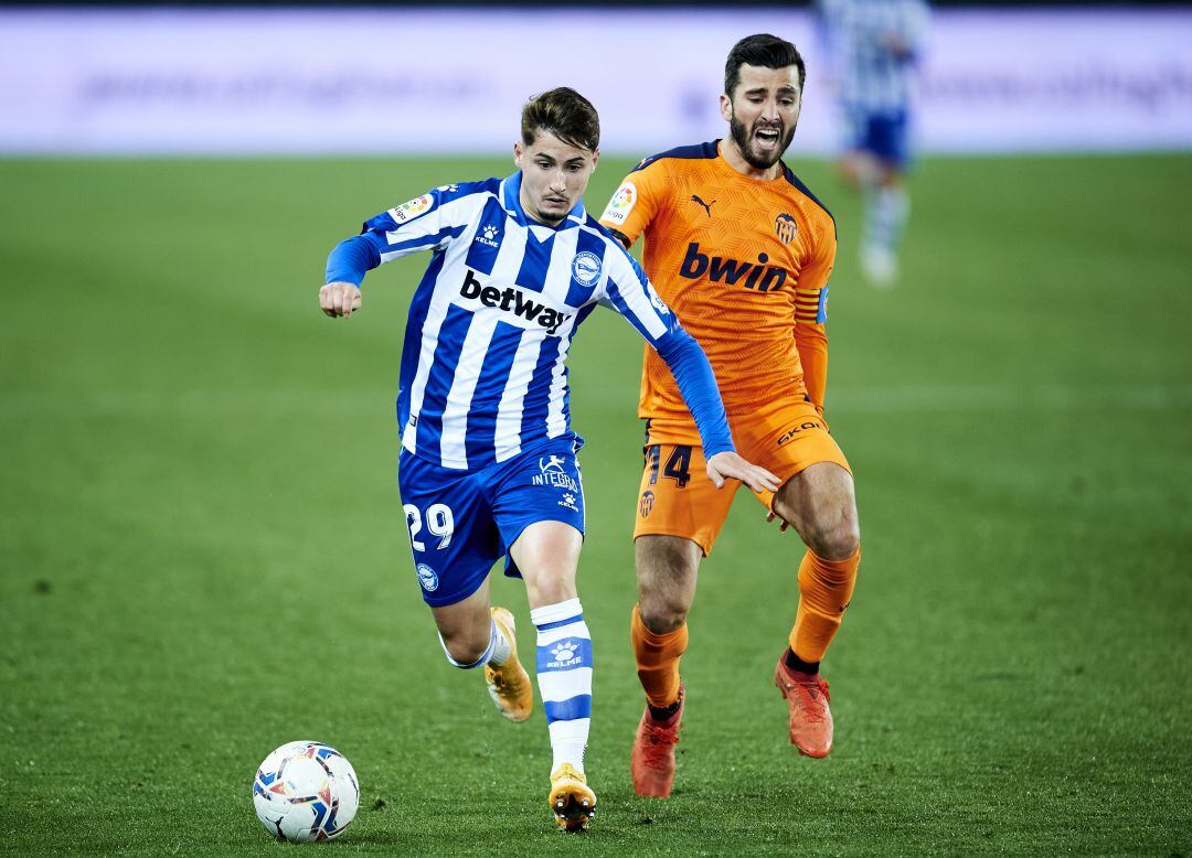 Momento exacto de la última lesión sufrida por un jugador del Valencia, la de José Luis Gayà en Mendizorroza