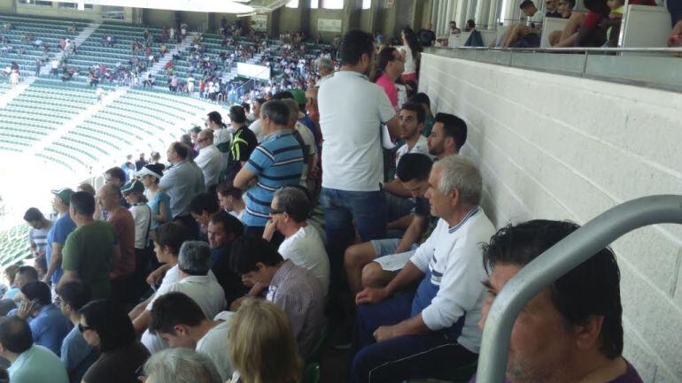 Imagen de la grada de Tribuna del estadio Martínez Valero