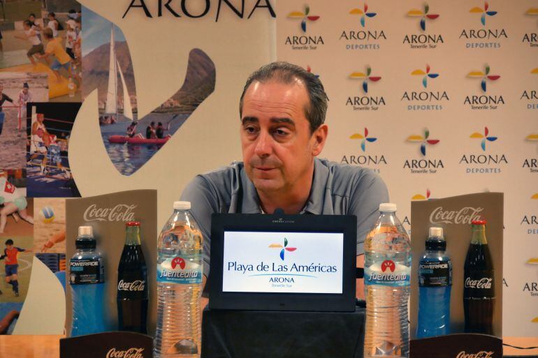 Txus Vidorreta esperará al final de la primera vuelta para decidir si se refuerza al equipo tras la baja de Beirán