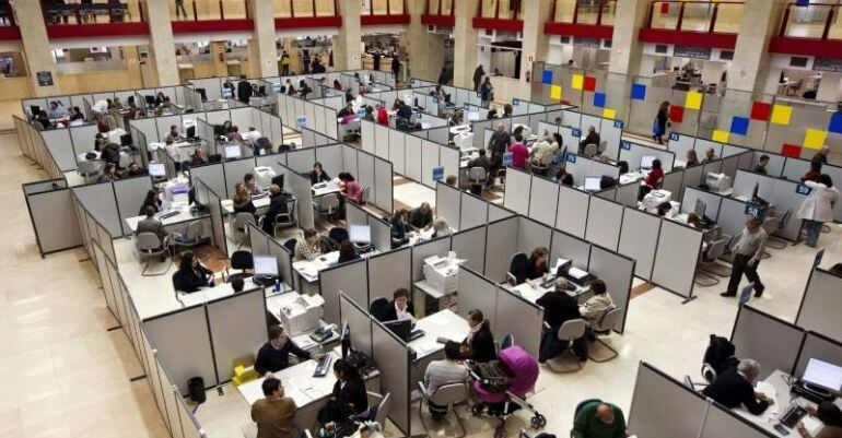 Imagen de archivo de funcionarios