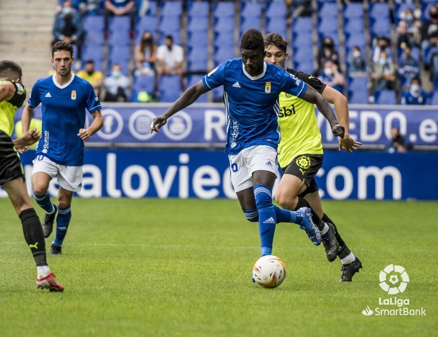 Samuel Obeng durante una acción contra el Girona.