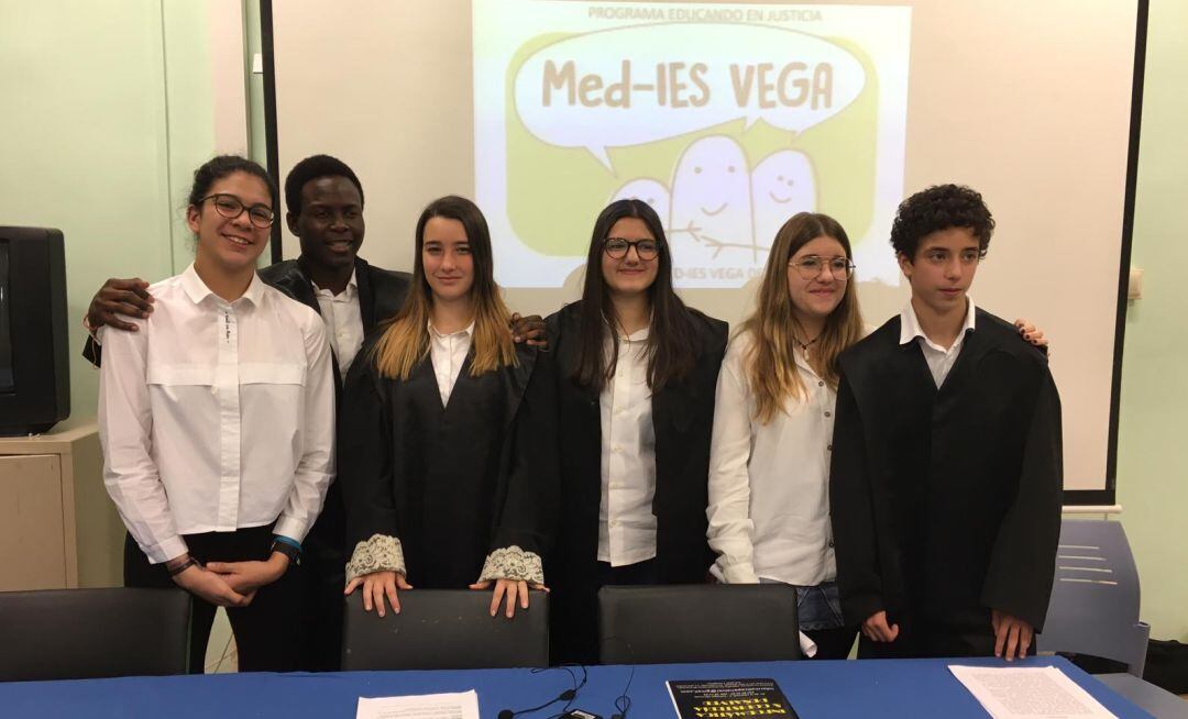 Alumnos de diferentes cursos del IES Vega del Argos (Cehegín) protagonizan un juicio dentro del programa &#039;Educando en Justicia&#039;