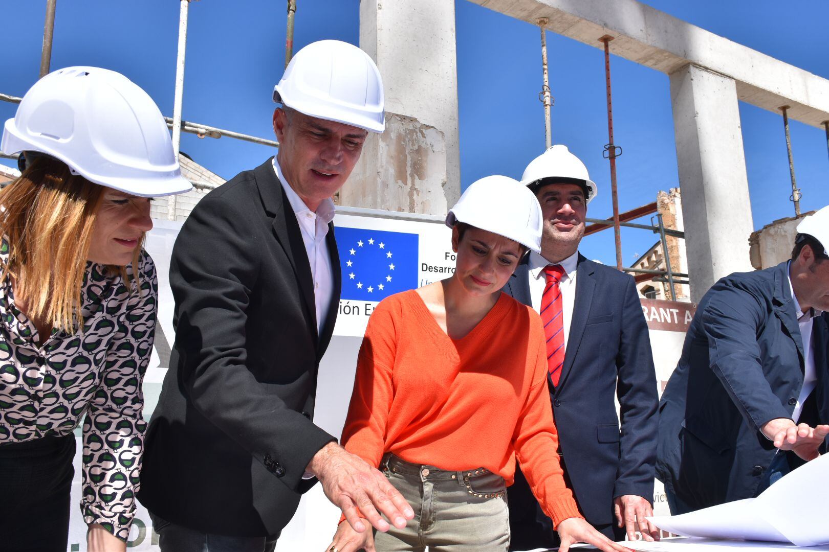 Isabel Rodríguez en su visita a las obras el Parque tecnológico de Rodes en Alcoy