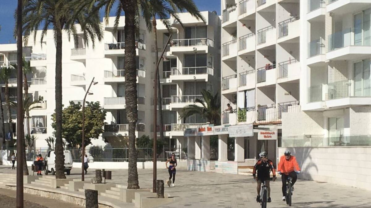 Los isleños disfrutan de los primeros paseos