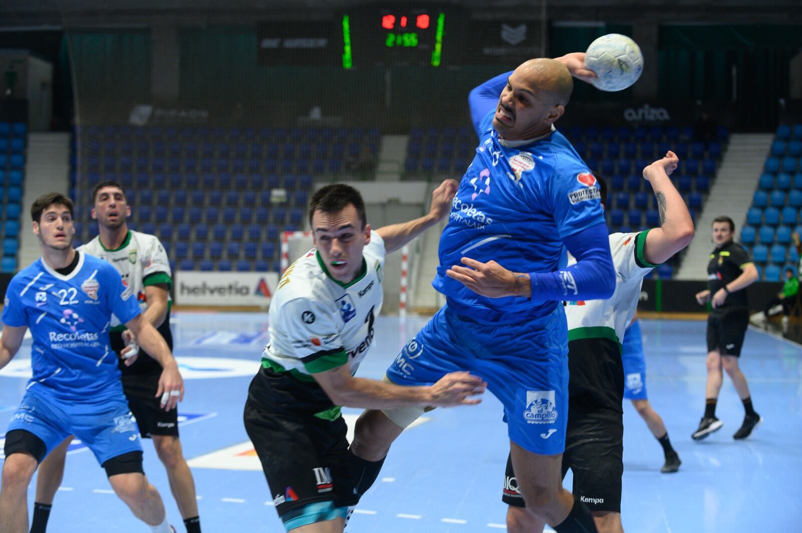 Partido competido en Pamplona / Foto de Óscar Aznar