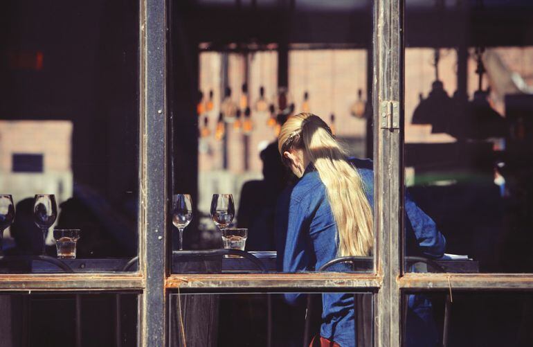 Entre los cursos que se ofertan se encuentra el de ayuntante de barra y terraza