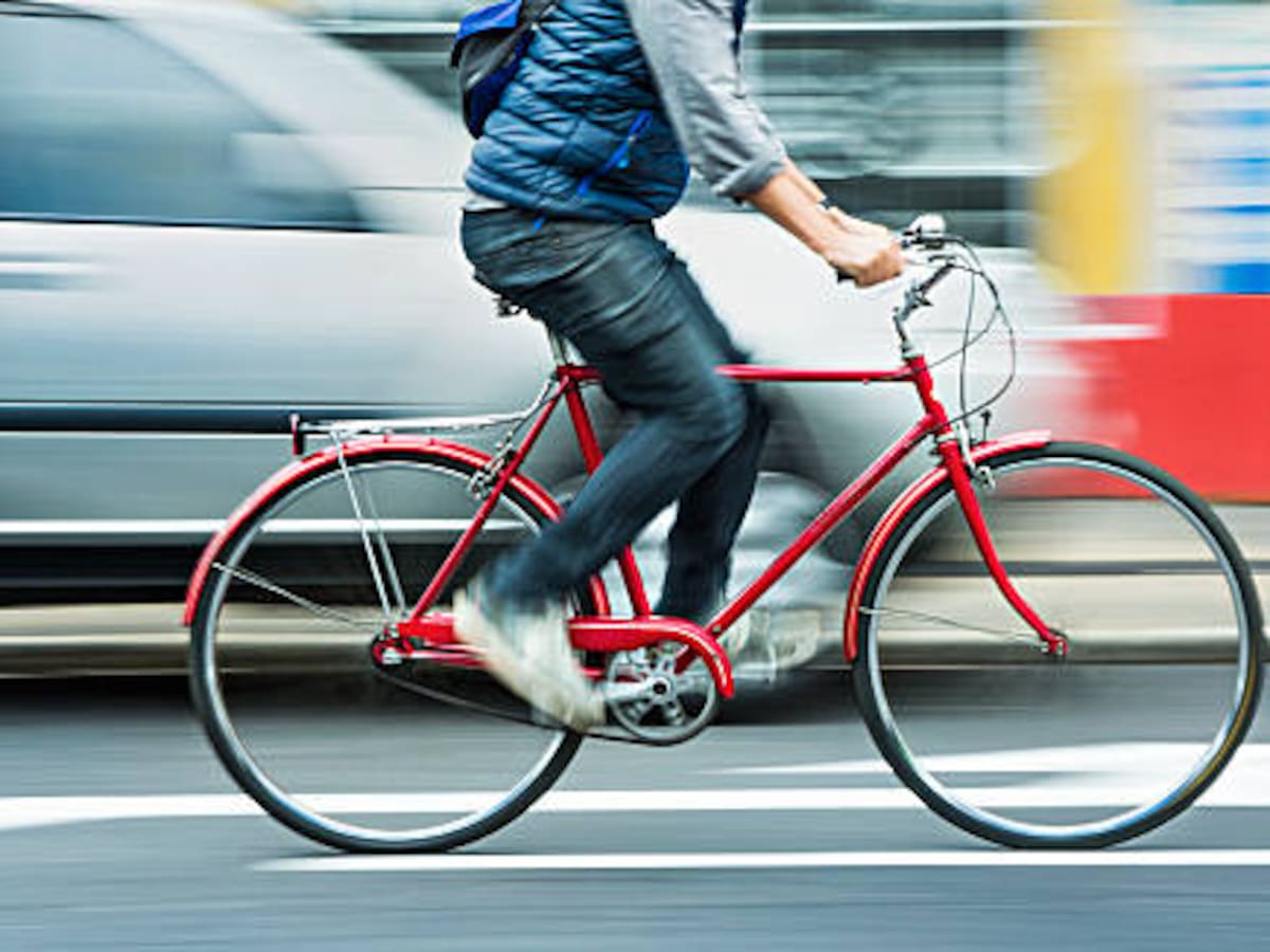 Solo 10 conductores han sido denunciados en Pamplona en los últimos 4 años por adelantamientos irregulares a ciclistas