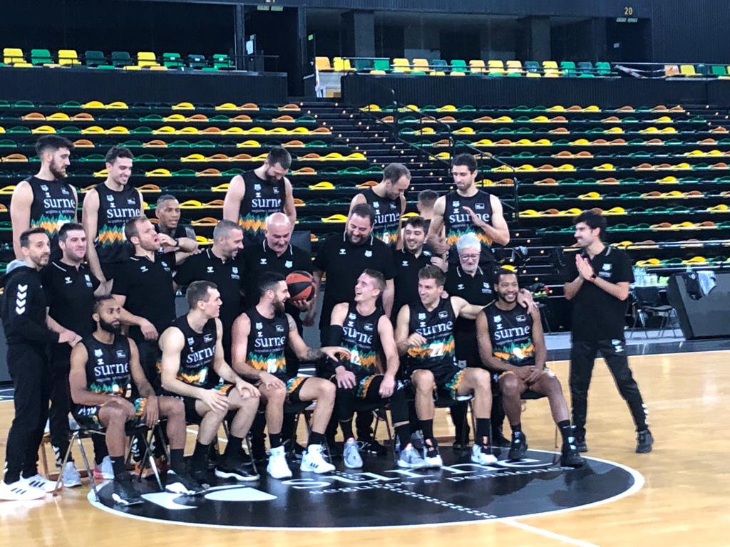 La plantilla de Bilbao Basket posa durante el media day