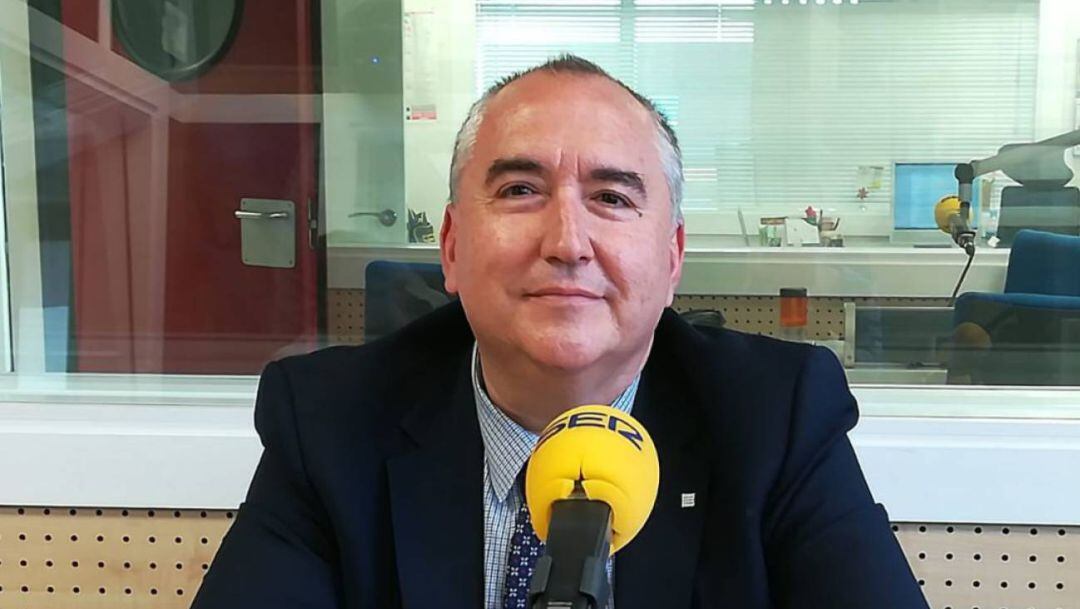 Carlos Marín presidente de FECIR en los estudios de SER Ciudad Real