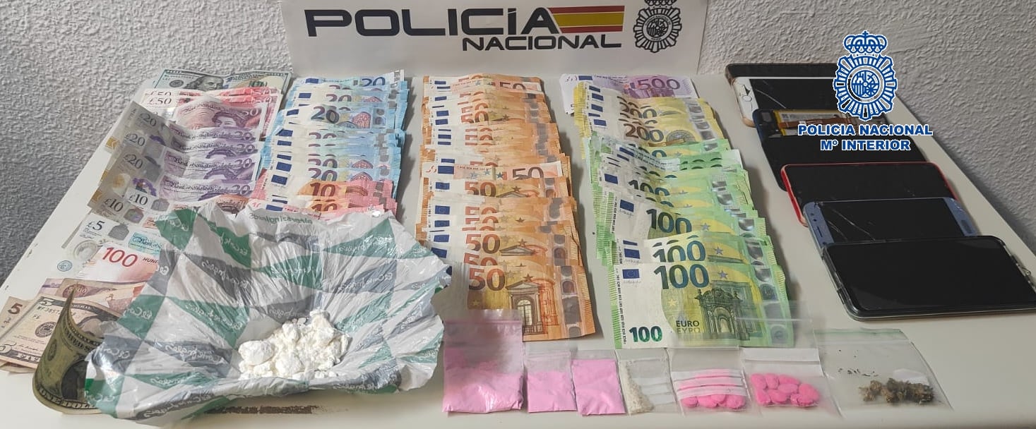 Parte del material incautado por la Policía Nacional