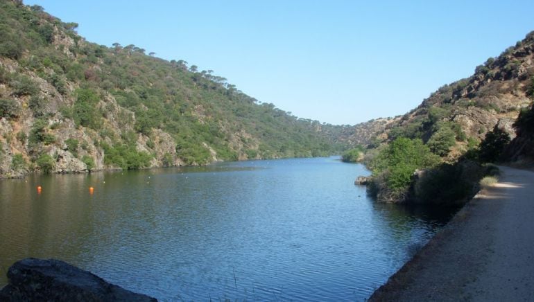Embalse de Picadas.