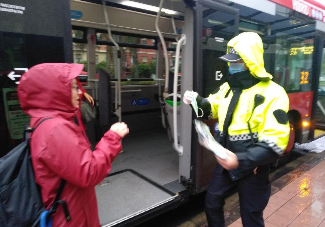 La Concejalía de Protección Ciudadana de València inicia este martes, 14 de abril, el reparto de 100.000 mascarillas entre los ciudadanos