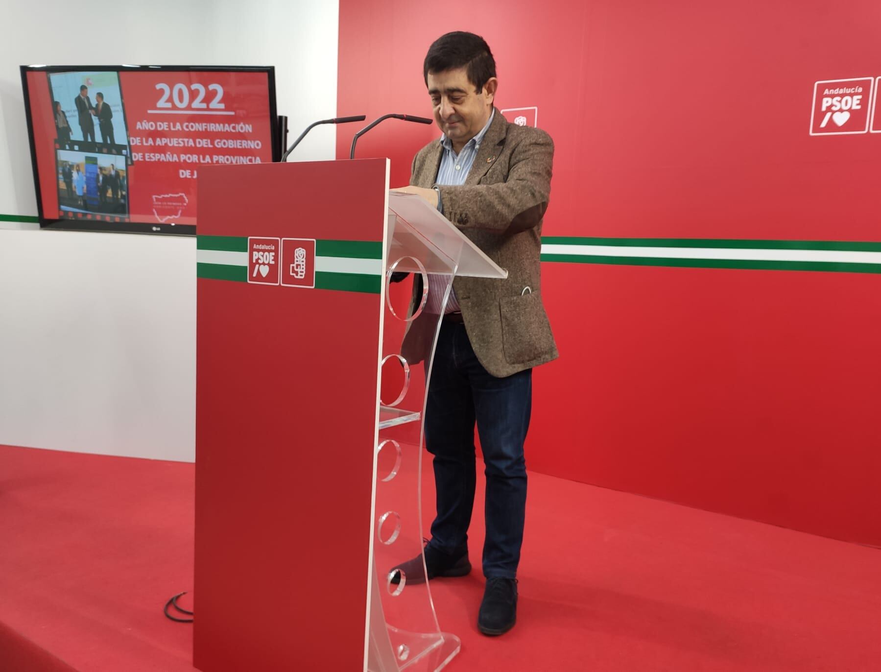 Francisco Reyes, Secretario General del PSOE de Jaén, durante una rueda de prensa en la sede jiennense