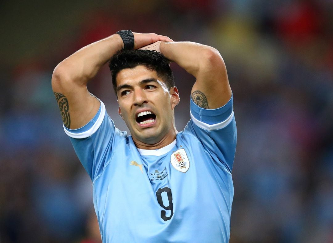 Luis Suárez durante el encuentro ante Chile.