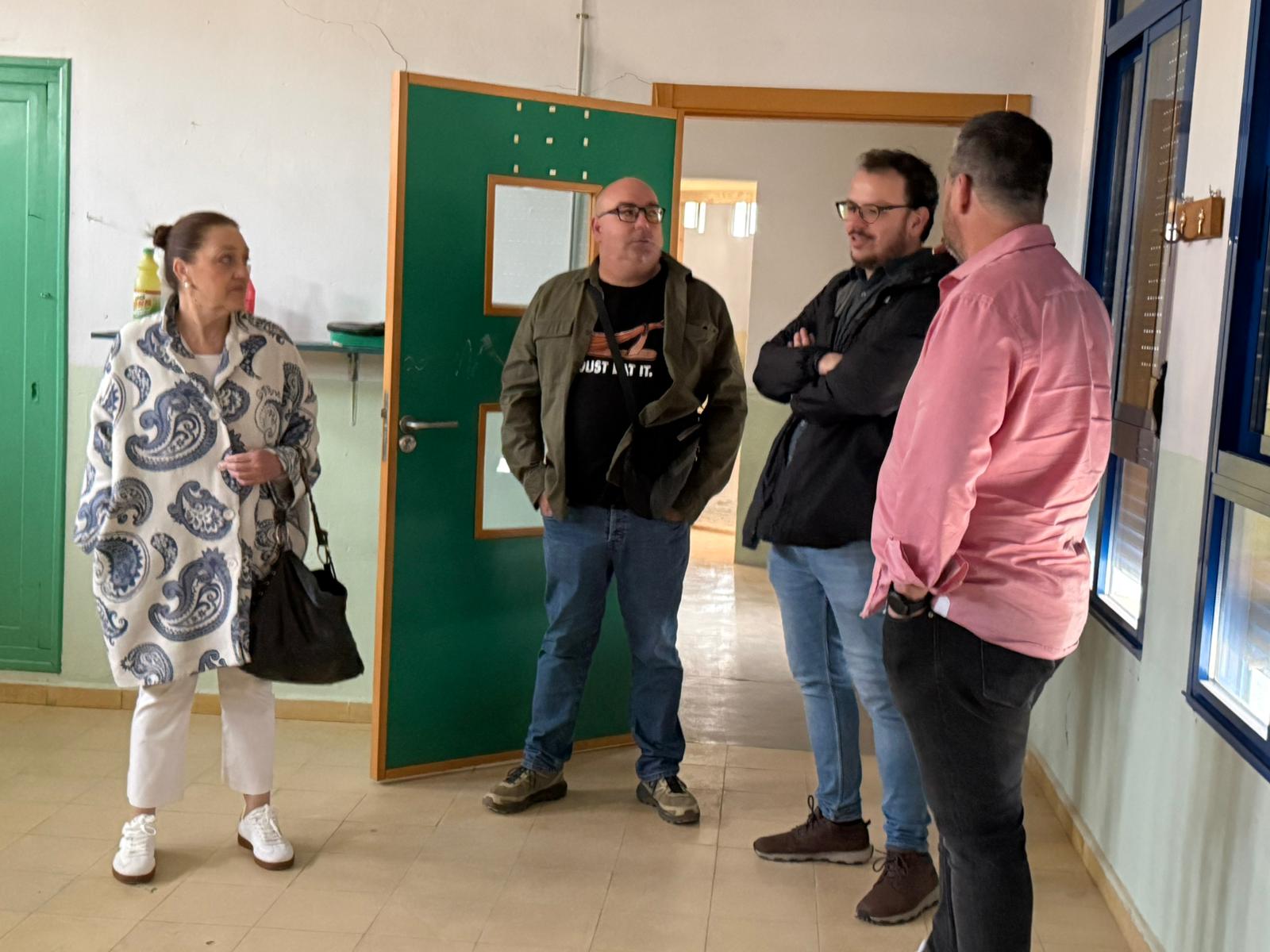 Directivos del CEP junto al presidente de Aunex visitando las instalaciones en el antiguo colegio de San Miguel
