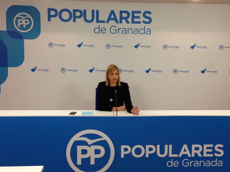 Rueda de prensa de la diputada provincial del PP de Granada Inmaculada Hernández