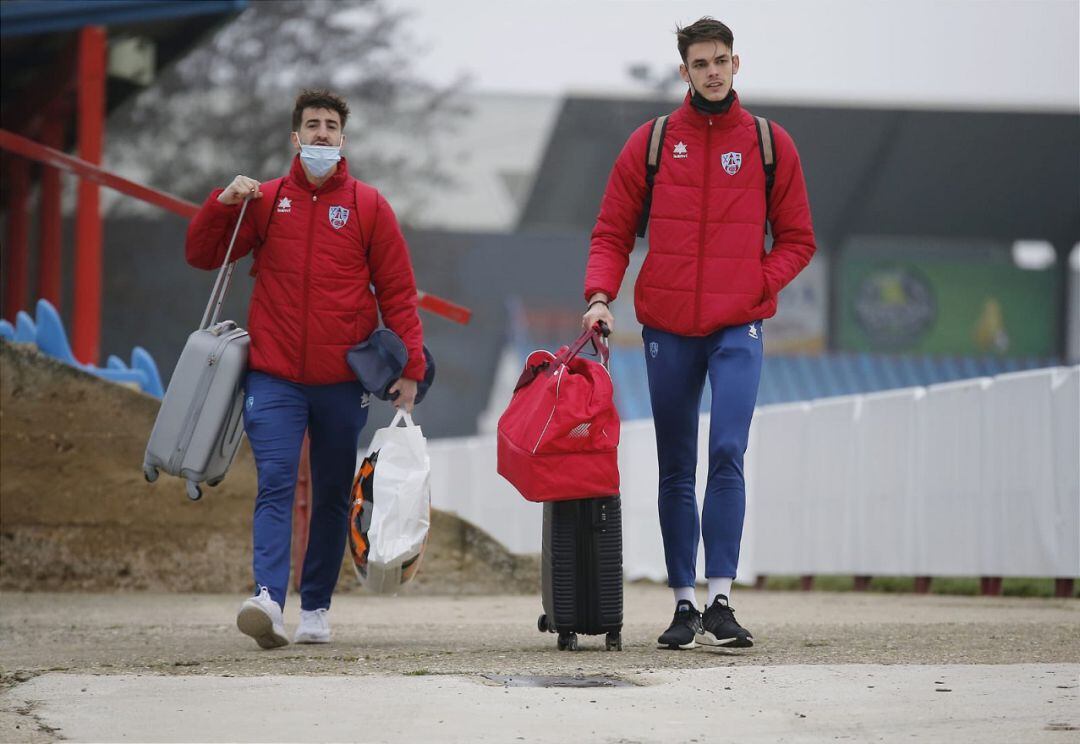 Cristian y Jorge se preparan para el largo viaje hasta Ferrol.