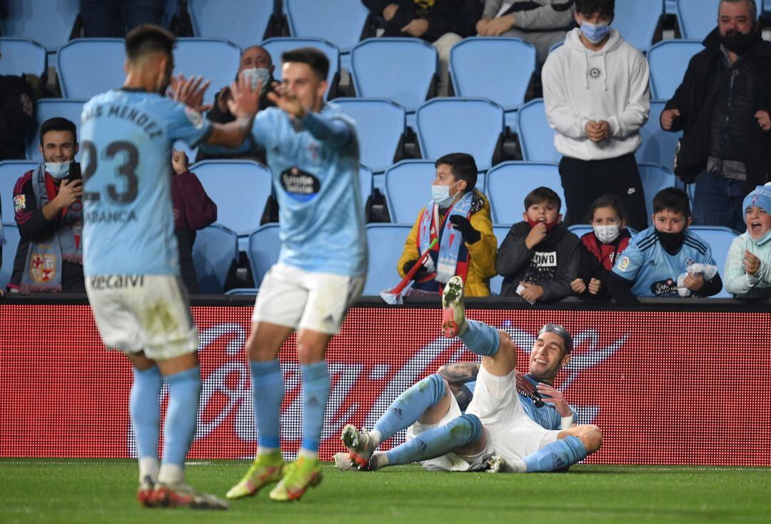 El Celta celebrando el 1-0 al Osasuna