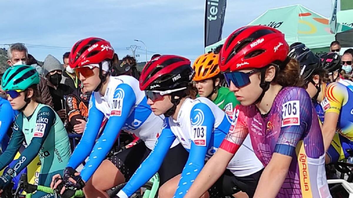 Los ciclistas arandinos María Cabañas y Bruno Soria repasa en El Banquillo su participación en el Campeonato de España de Ciclocross en Xátiva (Valencia)