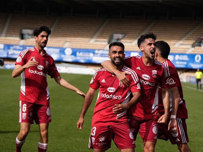 Jugadores del Xerez CD celebrando el gol en Chapín