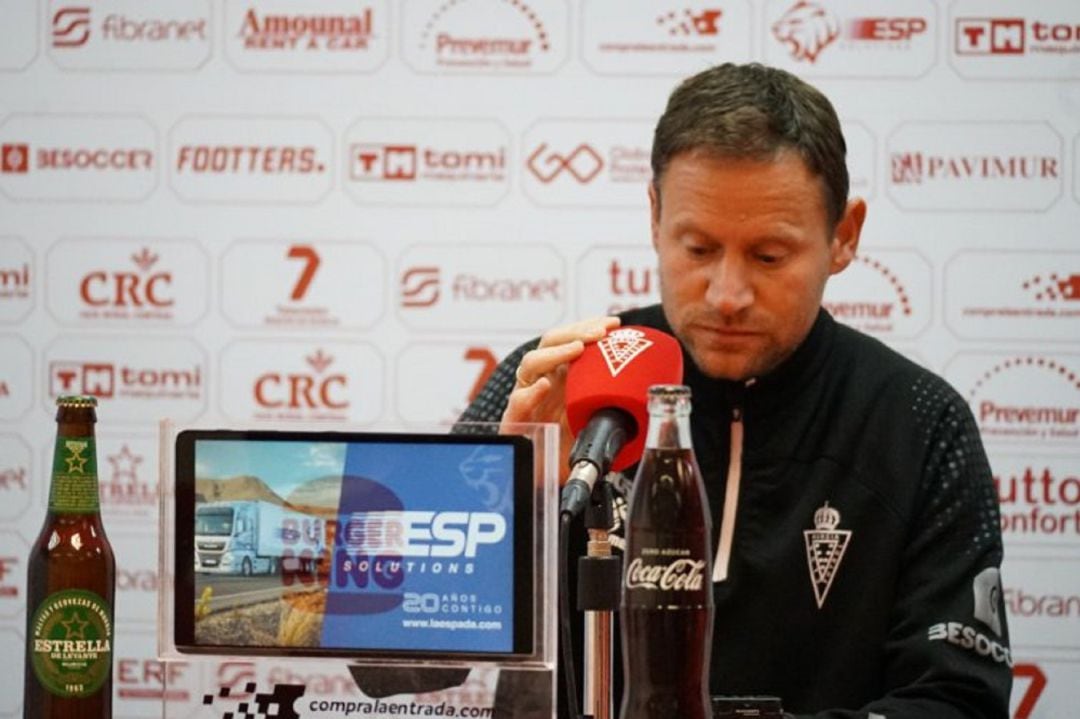 Mario Simón en la previa del partido ante el Atlético Mancha Real