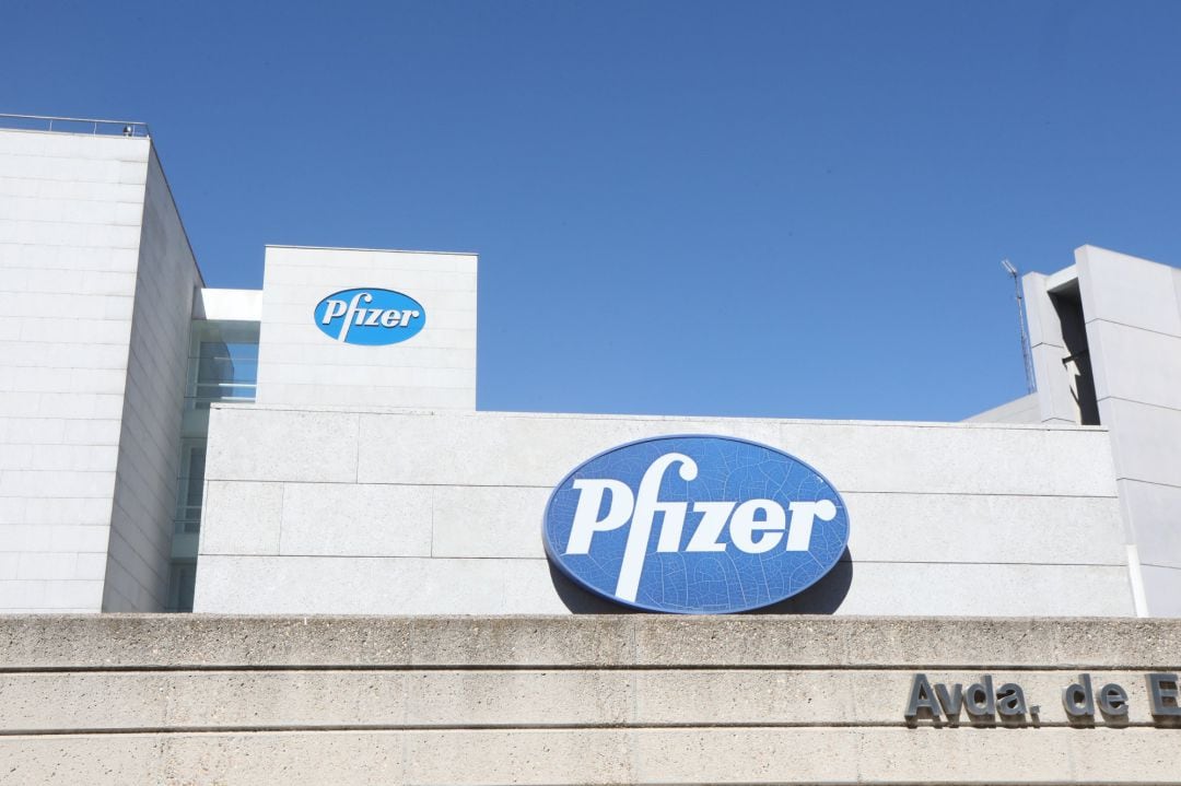 El laboratorio estadounidense Pfizer trabaja junto con el  alemán BioNTech en una clase de vacuna basada en el ARN mensajero (ARNm).