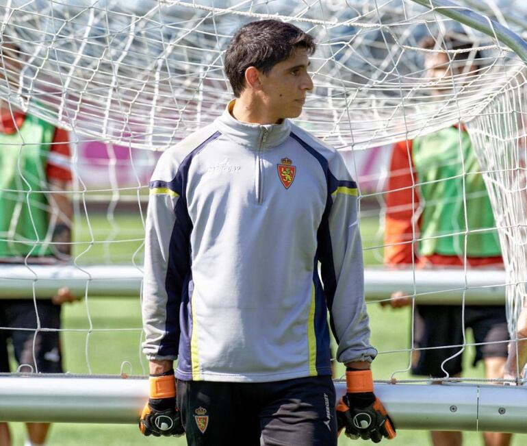 Bono no podrá defender el domingo la portería de La Romareda